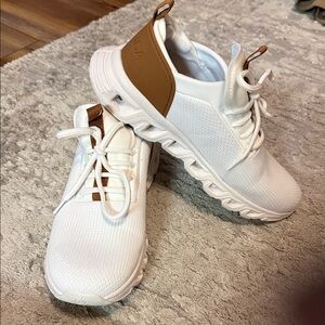 Nautica Women's White and Tan Sneakers